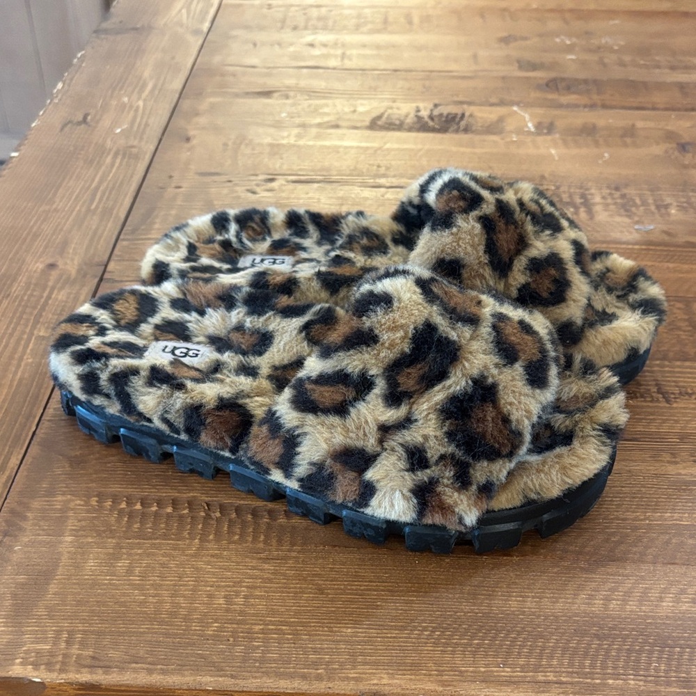 Women’s UGG slippers